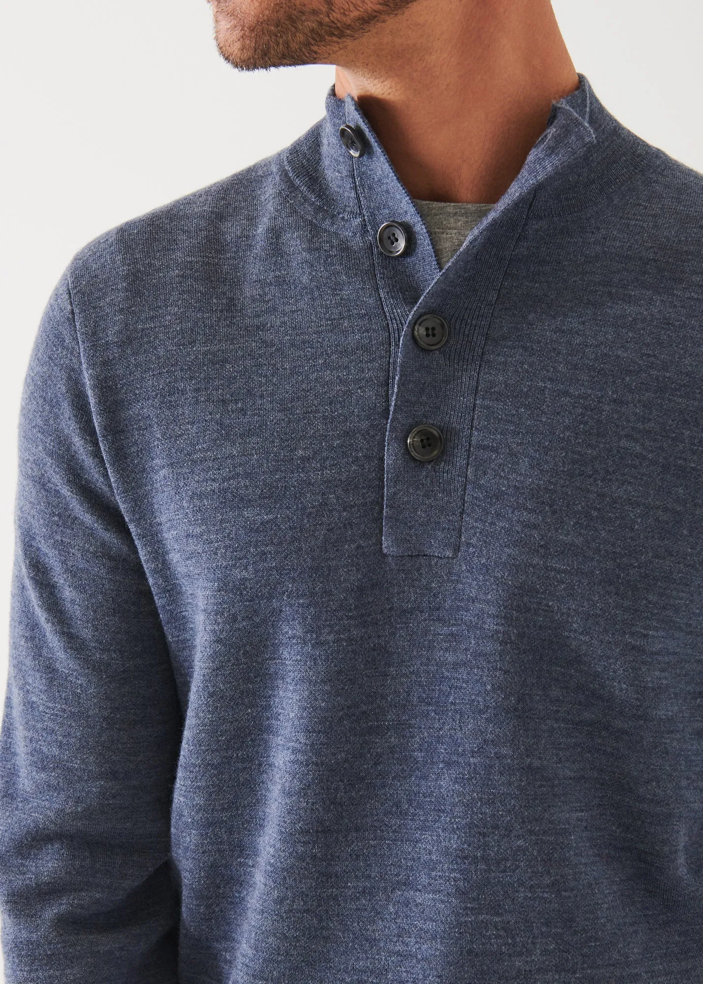 DOUBLE-FACE BUTTON MOCK NECK