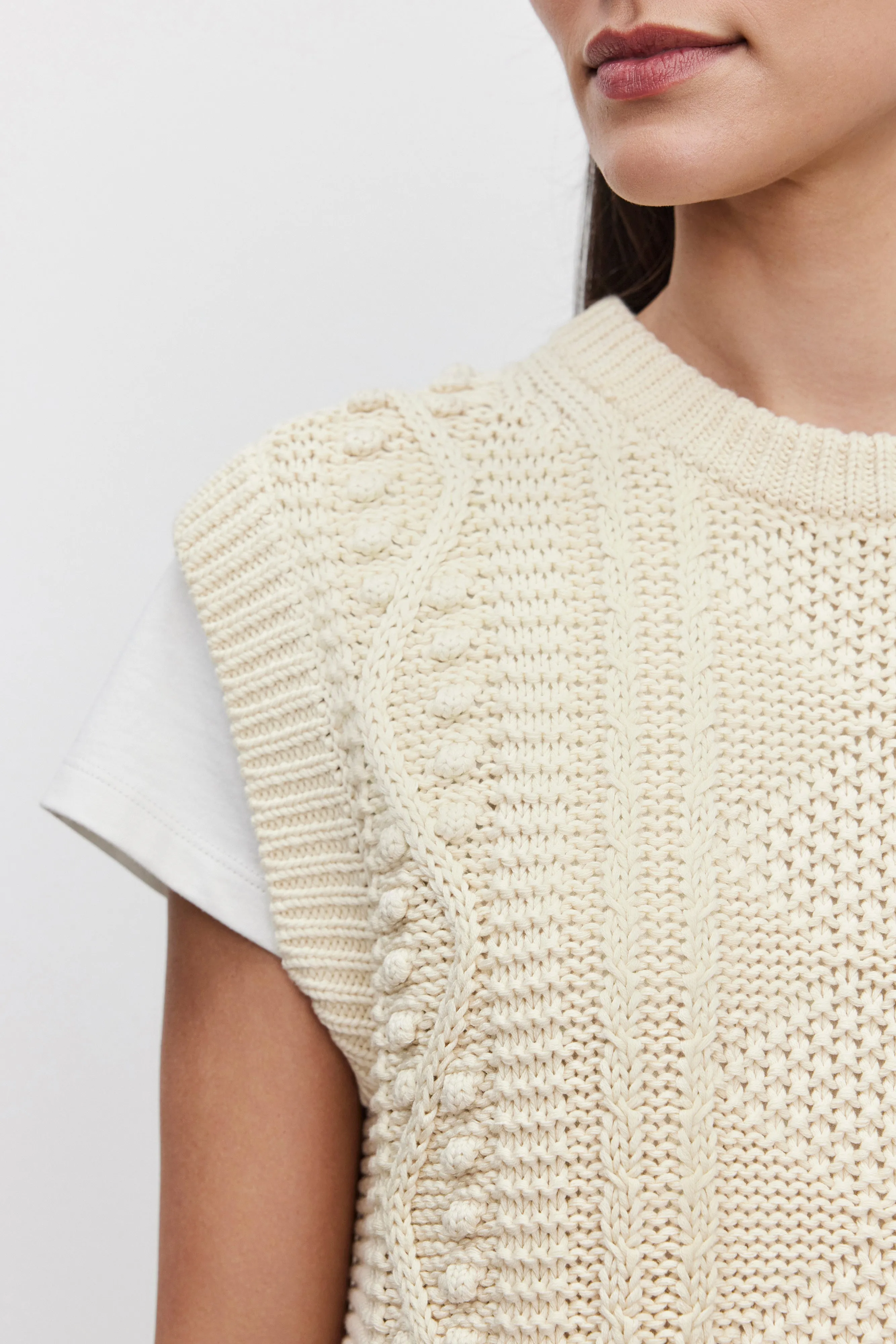 MAGGY SWEATER VEST IN IVORY