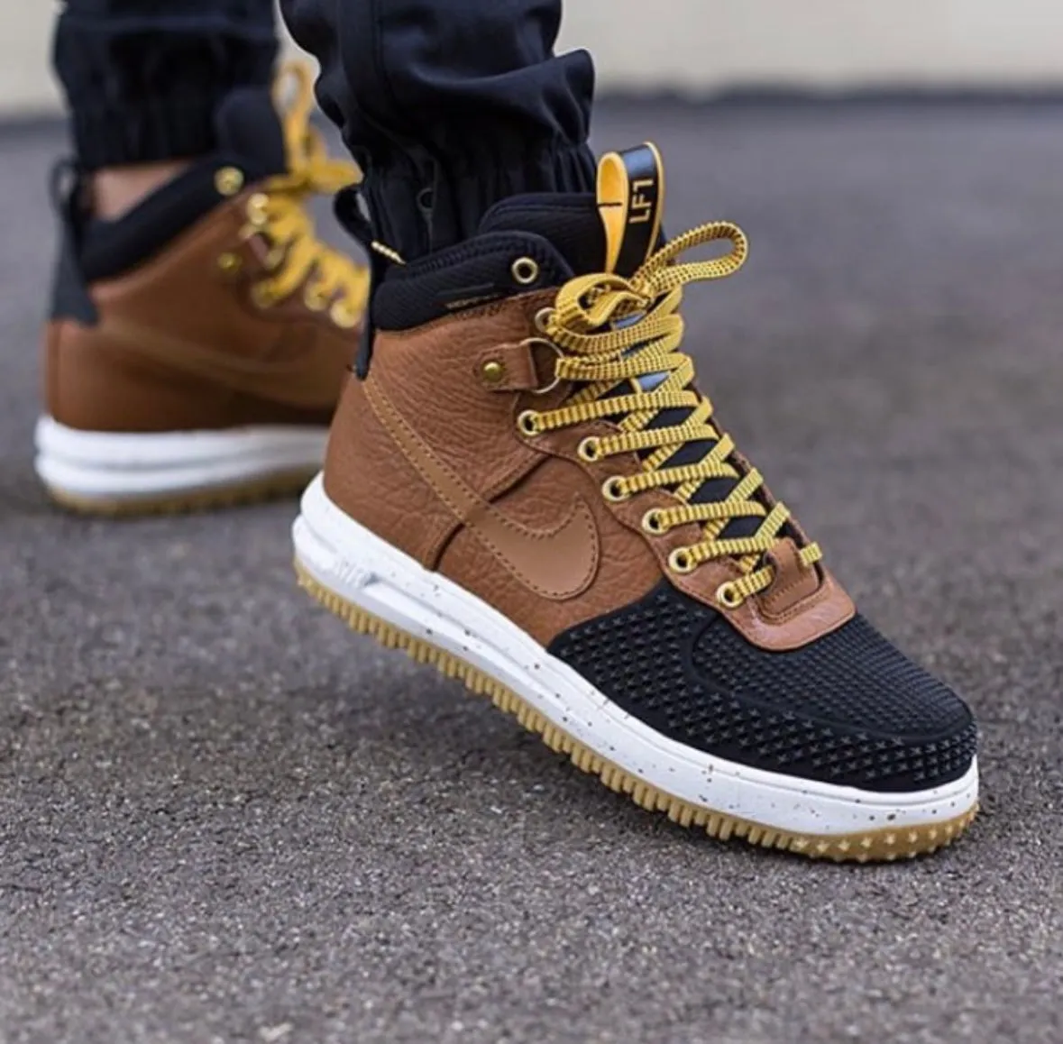 NIKE UTILITY BOOTS BLACK BROWN