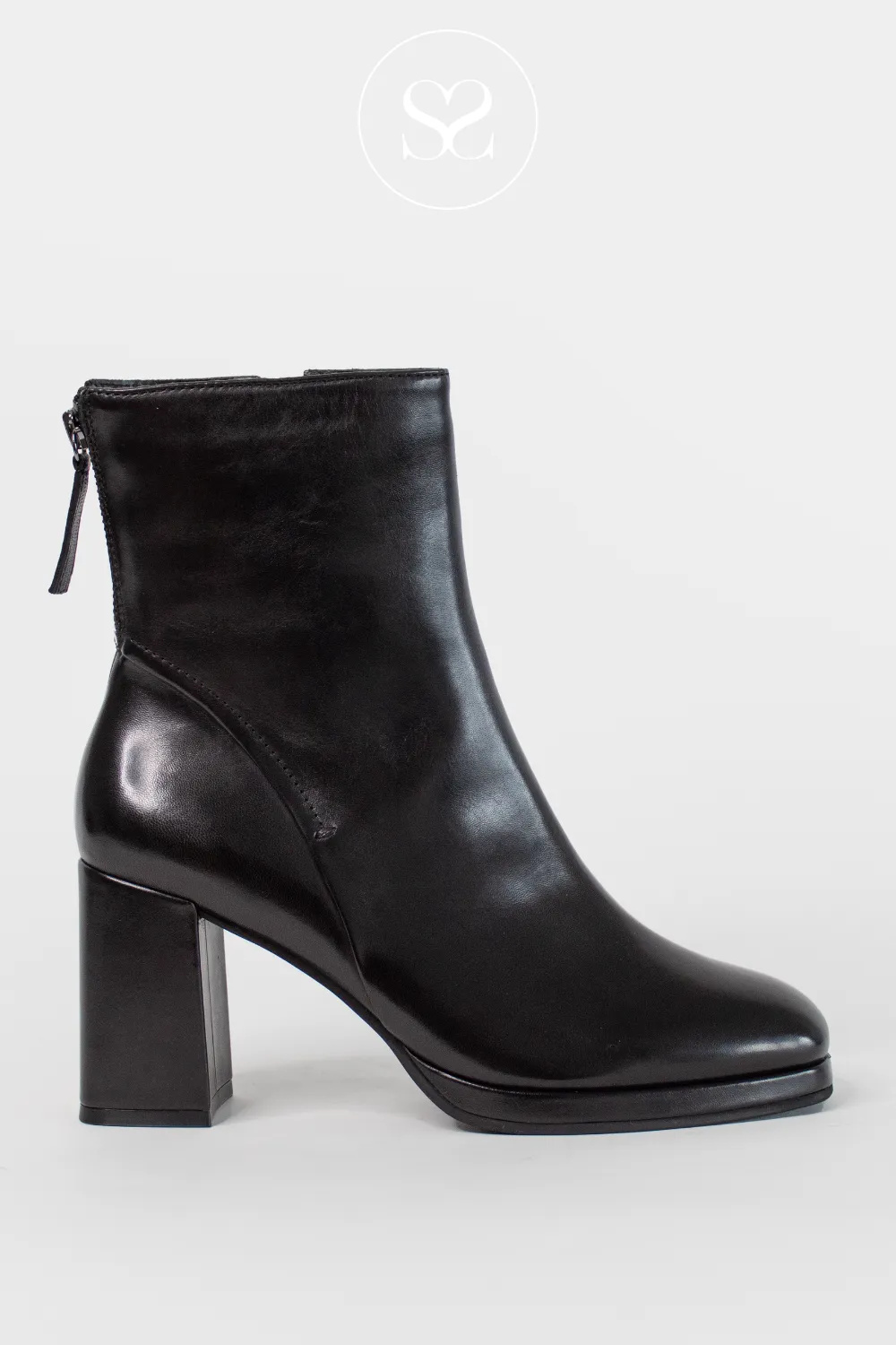 REGARDE LE CIEL ANALISA-02 BLACK LEATHER  BLOCK HEEL ANKLE BOOTS