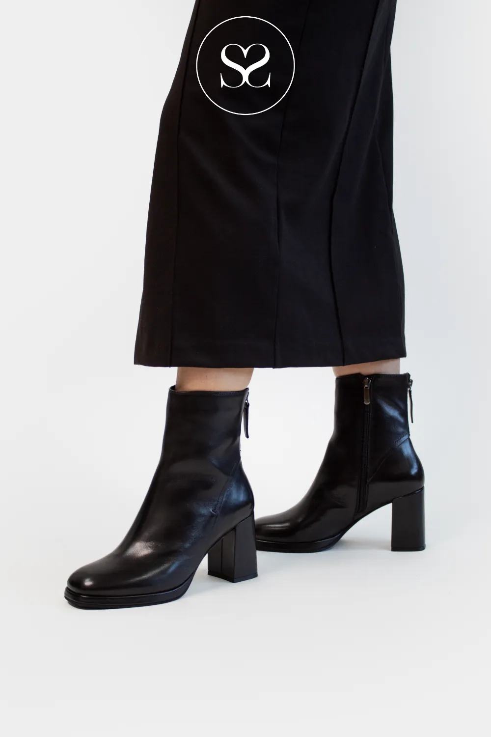 REGARDE LE CIEL ANALISA-02 BLACK LEATHER  BLOCK HEEL ANKLE BOOTS