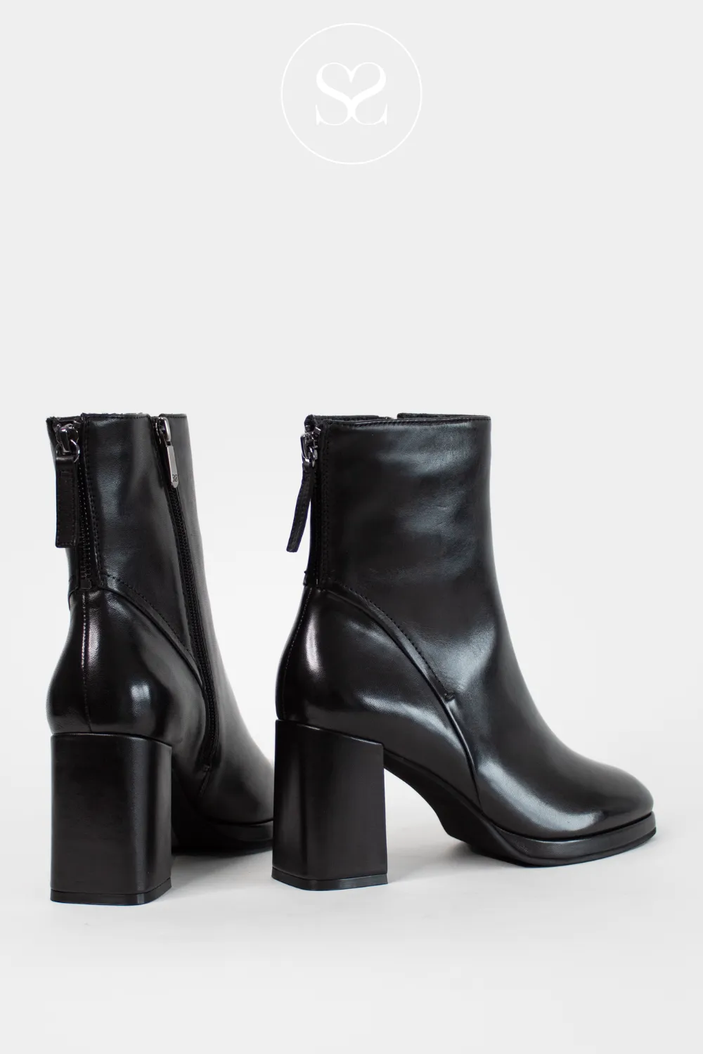 REGARDE LE CIEL ANALISA-02 BLACK LEATHER  BLOCK HEEL ANKLE BOOTS