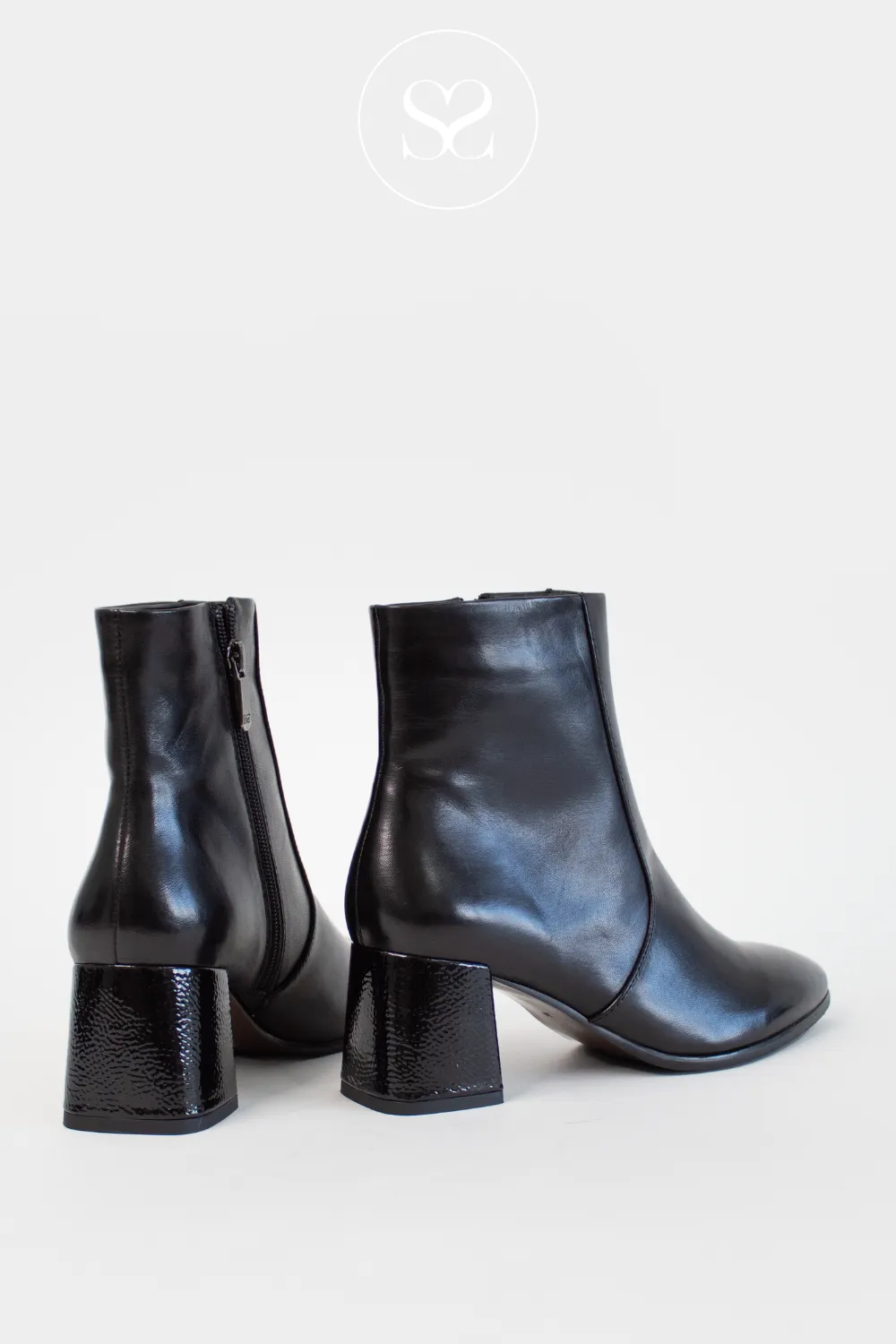 REGARDE LE CIEL MILLIE-01 BLACK LEATHER BLOCK HEEL ANKLE BOOTS