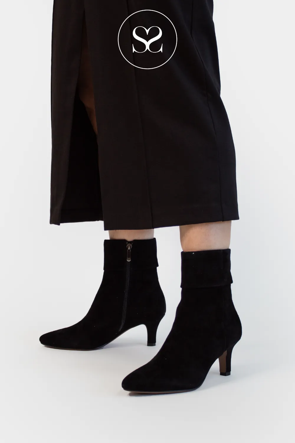 REGARDE LE CIEL NITA-01 BLACK SUEDE POINTED TOE ANKLE BOOTS