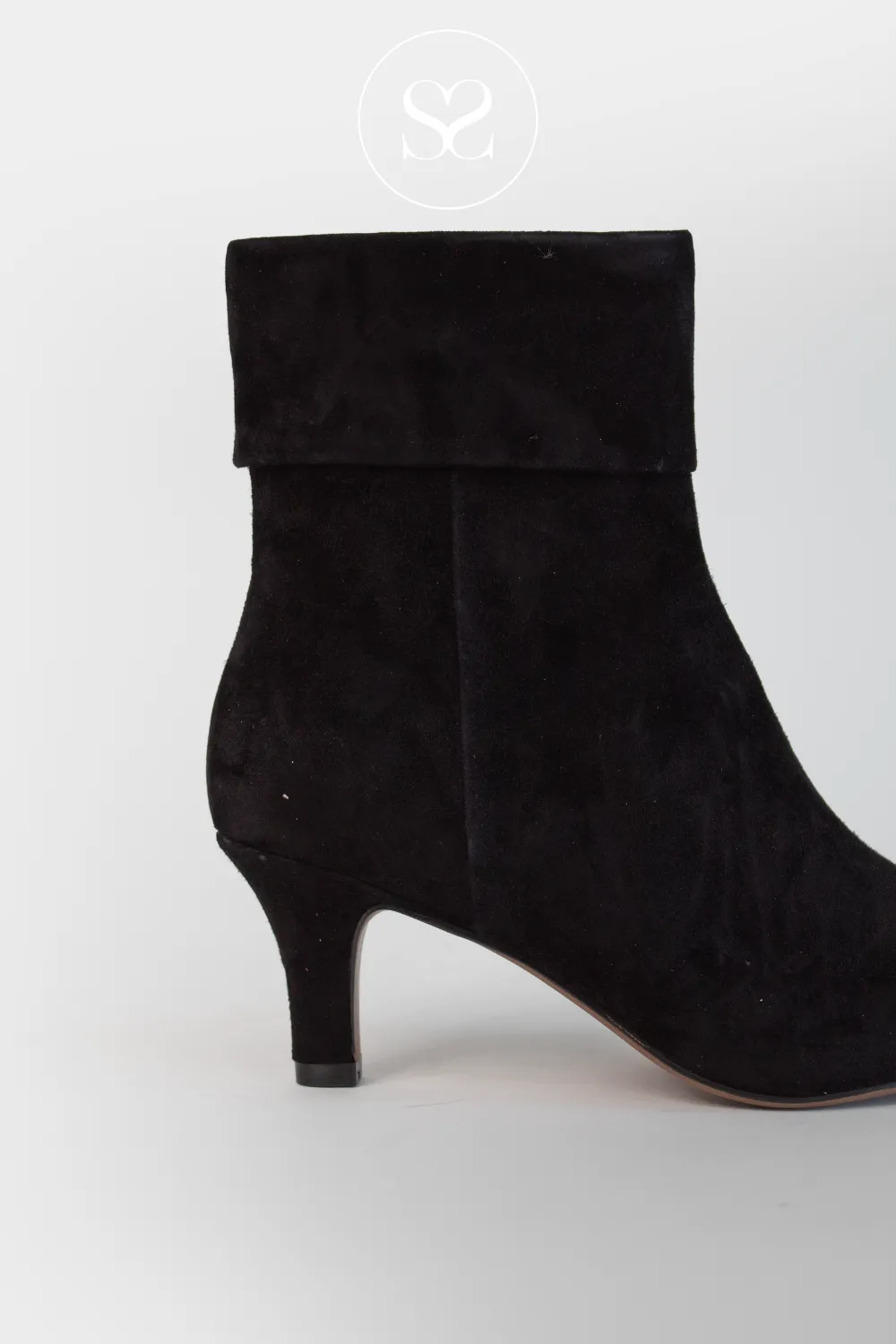 REGARDE LE CIEL NITA-01 BLACK SUEDE POINTED TOE ANKLE BOOTS