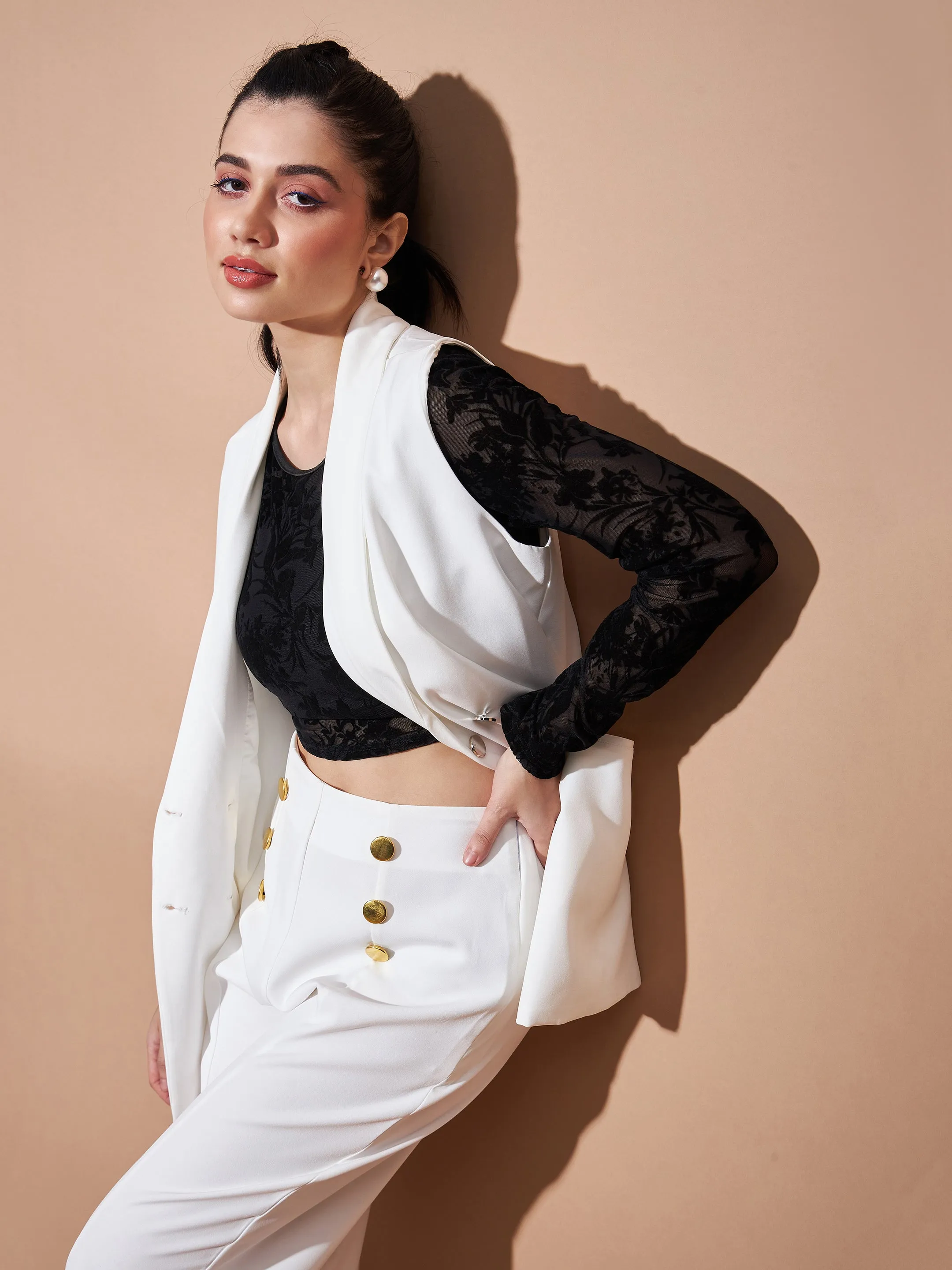 Women White Show Pocket Sleeveless Longline Blazer